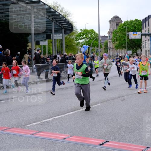 25.04.2026 - Das Zehntel Tim E. http://msf.ph/oto/9570386 25.04.2026 09:01:53 Ziel 1000, 1007, 1232, 1249, 1252, 1337, 1813, 2003, 2139, 2143, 2198, 2228, 2235, 2448, 2457, 2485, 2518, 2595, 2600, 2834, 2926, 3017, 3153, 3286, 3310, 3434, 3435, 3692, 3694, 3747, 3774, 3786, 3793, 3794, 3941, 3981, 3982 meine-sportfotos.de