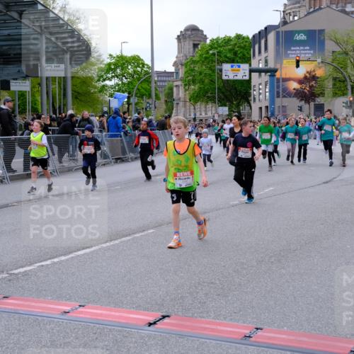 25.04.2026 - Das Zehntel Tim E. http://msf.ph/oto/9570399 25.04.2026 09:01:56 Ziel 1007, 1232, 1337, 1478, 1716, 1805, 1813, 2003, 2198, 2228, 2235, 2448, 2457, 2485, 2518, 2595, 2600, 2665, 2834, 2926, 2949, 3017, 3153, 3286, 3310, 3434, 3435, 3643, 3645, 3647, 3649, 3650, 3774, 3909, 3941, 3981, 3982 meine-sportfotos.de
