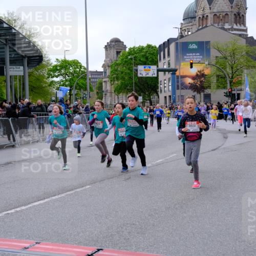 25.04.2026 - Das Zehntel Tim E. http://msf.ph/oto/9570402 25.04.2026 09:01:58 Ziel 1232, 1337, 1478, 1716, 1805, 1813, 1945, 2457, 2518, 2595, 2600, 2665, 2834, 2949, 3017, 3153, 3286, 3310, 3399, 3434, 3435, 3633, 3638, 3639, 3643, 3645, 3647, 3649, 3650, 3774, 3909, 3941, 3981, 3982 meine-sportfotos.de