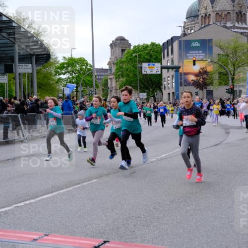 25.04.2026 - Das Zehntel Tim E. http://msf.ph/oto/9570403 25.04.2026 09:01:59 Ziel 1232, 1337, 1478, 1716, 1805, 1813, 1827, 1945, 2127, 2135, 2457, 2518, 2595, 2600, 2665, 2736, 2834, 2949, 3017, 3153, 3286, 3310, 3399, 3434, 3435, 3633, 3638, 3639, 3643, 3645, 3647, 3649, 3650, 3774, 3909, 3941, 3981, 3982 meine-sportfotos.de