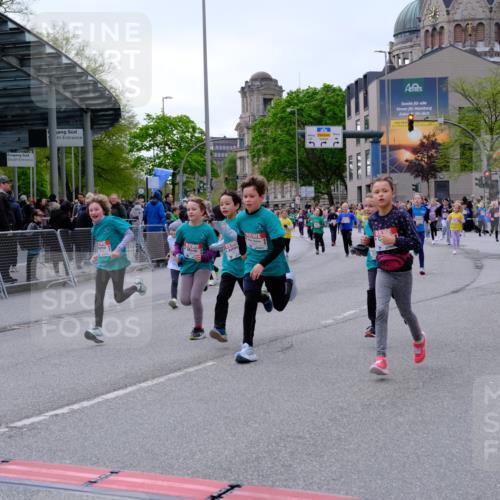 25.04.2026 - Das Zehntel Tim E. http://msf.ph/oto/9570404 25.04.2026 09:01:59 Ziel 1232, 1337, 1478, 1716, 1805, 1813, 1827, 1945, 2127, 2135, 2457, 2518, 2595, 2600, 2665, 2736, 2834, 2949, 3017, 3153, 3286, 3310, 3399, 3434, 3435, 3633, 3638, 3639, 3643, 3645, 3647, 3649, 3650, 3774, 3909, 3941, 3981, 3982 meine-sportfotos.de