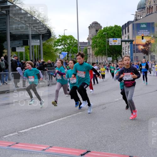 25.04.2026 - Das Zehntel Tim E. http://msf.ph/oto/9570406 25.04.2026 09:01:59 Ziel 1232, 1337, 1478, 1716, 1805, 1813, 1827, 1945, 2127, 2135, 2457, 2518, 2595, 2600, 2665, 2736, 2834, 2949, 3017, 3153, 3286, 3310, 3399, 3434, 3435, 3633, 3638, 3639, 3643, 3645, 3647, 3649, 3650, 3774, 3909, 3941, 3981, 3982 meine-sportfotos.de