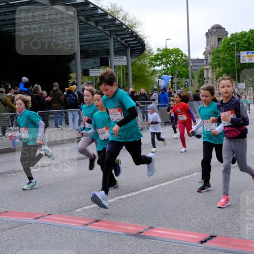 25.04.2026 - Das Zehntel Tim E. http://msf.ph/oto/9570411 25.04.2026 09:01:59 Ziel 1232, 1337, 1478, 1716, 1805, 1813, 1827, 1945, 2127, 2135, 2457, 2518, 2595, 2600, 2665, 2736, 2834, 2949, 3017, 3153, 3286, 3310, 3399, 3434, 3435, 3633, 3638, 3639, 3643, 3645, 3647, 3649, 3650, 3774, 3909, 3941, 3981, 3982 meine-sportfotos.de