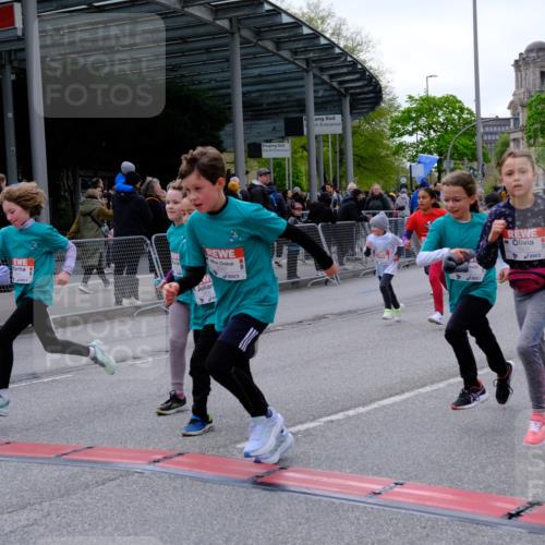 25.04.2026 - Das Zehntel Tim E. http://msf.ph/oto/9570413 25.04.2026 09:02:00 Ziel 1002, 1009, 1232, 1337, 1478, 1716, 1805, 1827, 1945, 2127, 2135, 2595, 2600, 2665, 2736, 2834, 2949, 3017, 3153, 3286, 3310, 3396, 3399, 3434, 3435, 3633, 3638, 3639, 3643, 3645, 3647, 3649, 3650, 3774, 3909, 3941, 3981, 3982 meine-sportfotos.de