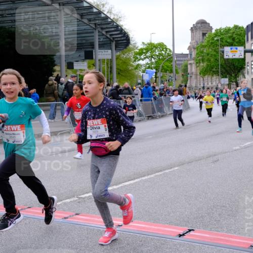 25.04.2026 - Das Zehntel Tim E. http://msf.ph/oto/9570414 25.04.2026 09:02:00 Ziel 1002, 1009, 1232, 1337, 1478, 1716, 1805, 1827, 1945, 2127, 2135, 2595, 2600, 2665, 2736, 2834, 2949, 3017, 3153, 3286, 3310, 3396, 3399, 3434, 3435, 3633, 3638, 3639, 3643, 3645, 3647, 3649, 3650, 3774, 3909, 3941, 3981, 3982 meine-sportfotos.de