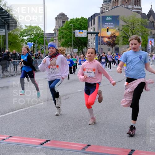25.04.2026 - Das Zehntel Tim E. http://msf.ph/oto/9570419 25.04.2026 09:02:01 Ziel 1002, 1009, 1232, 1337, 1478, 1716, 1805, 1827, 1945, 2127, 2135, 2595, 2600, 2665, 2701, 2736, 2834, 2949, 3017, 3153, 3286, 3310, 3396, 3399, 3434, 3435, 3550, 3633, 3638, 3639, 3643, 3645, 3647, 3649, 3650, 3774, 3909, 3981, 3982 meine-sportfotos.de