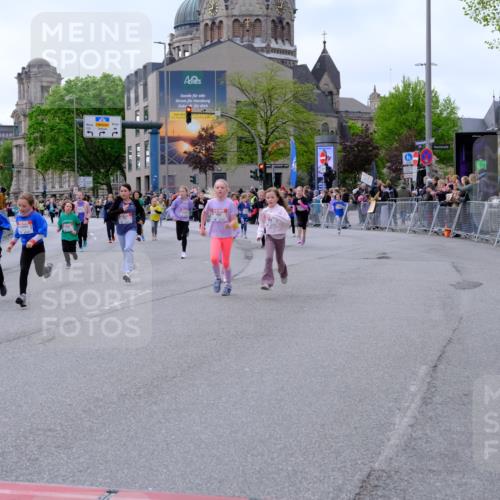 25.04.2026 - Das Zehntel Tim E. http://msf.ph/oto/9570422 25.04.2026 09:02:03 Ziel 1002, 1009, 1337, 1478, 1716, 1805, 1827, 1945, 2127, 2135, 2220, 2227, 2402, 2665, 2701, 2736, 2834, 2949, 3017, 3153, 3286, 3396, 3399, 3425, 3434, 3435, 3550, 3633, 3638, 3639, 3643, 3645, 3647, 3649, 3650, 3909 meine-sportfotos.de