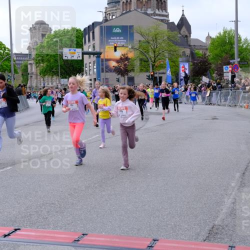 25.04.2026 - Das Zehntel Tim E. http://msf.ph/oto/9570425 25.04.2026 09:02:04 Ziel 1002, 1009, 1478, 1716, 1805, 1827, 1945, 2127, 2135, 2220, 2227, 2402, 2504, 2665, 2701, 2736, 2949, 3017, 3127, 3153, 3286, 3396, 3399, 3425, 3434, 3435, 3550, 3633, 3638, 3639, 3643, 3645, 3647, 3649, 3650, 3871, 3909 meine-sportfotos.de