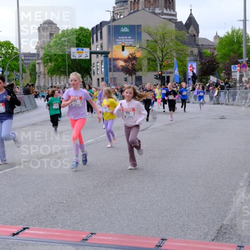 25.04.2026 - Das Zehntel Tim E. http://msf.ph/oto/9570426 25.04.2026 09:02:04 Ziel 1002, 1009, 1478, 1716, 1805, 1827, 1945, 2127, 2135, 2220, 2227, 2402, 2504, 2665, 2701, 2736, 2949, 3017, 3127, 3153, 3286, 3396, 3399, 3425, 3434, 3435, 3550, 3633, 3638, 3639, 3643, 3645, 3647, 3649, 3650, 3871, 3909 meine-sportfotos.de