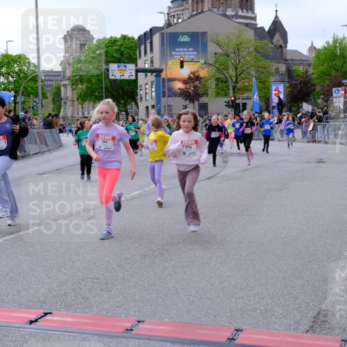 25.04.2026 - Das Zehntel Tim E. http://msf.ph/oto/9570427 25.04.2026 09:02:04 Ziel 1002, 1009, 1478, 1716, 1805, 1827, 1945, 2127, 2135, 2220, 2227, 2402, 2504, 2665, 2701, 2736, 2949, 3017, 3127, 3153, 3286, 3396, 3399, 3425, 3434, 3435, 3550, 3633, 3638, 3639, 3643, 3645, 3647, 3649, 3650, 3871, 3909 meine-sportfotos.de