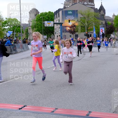 25.04.2026 - Das Zehntel Tim E. http://msf.ph/oto/9570429 25.04.2026 09:02:04 Ziel 1002, 1009, 1478, 1716, 1805, 1827, 1945, 2127, 2135, 2220, 2227, 2402, 2504, 2665, 2701, 2736, 2949, 3017, 3127, 3153, 3286, 3396, 3399, 3425, 3434, 3435, 3550, 3633, 3638, 3639, 3643, 3645, 3647, 3649, 3650, 3871, 3909 meine-sportfotos.de