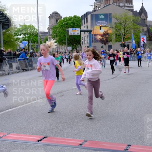 25.04.2026 - Das Zehntel Tim E. http://msf.ph/oto/9570431 25.04.2026 09:02:04 Ziel 1002, 1009, 1478, 1716, 1805, 1827, 1945, 2127, 2135, 2220, 2227, 2402, 2504, 2665, 2701, 2736, 2949, 3017, 3127, 3153, 3286, 3396, 3399, 3425, 3434, 3435, 3550, 3633, 3638, 3639, 3643, 3645, 3647, 3649, 3650, 3871, 3909 meine-sportfotos.de