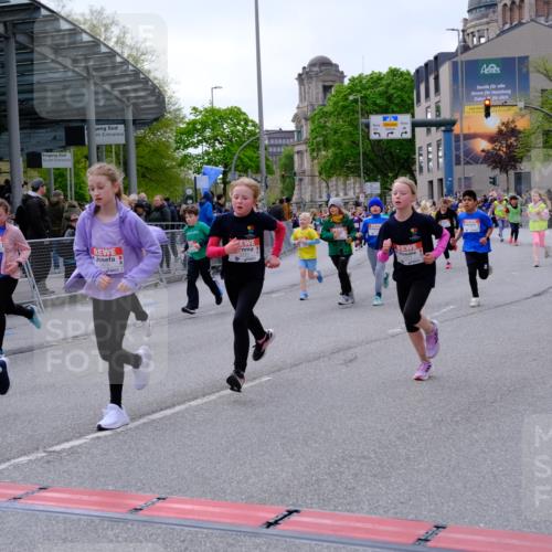 25.04.2026 - Das Zehntel Tim E. http://msf.ph/oto/9570447 25.04.2026 09:02:07 Ziel 1002, 1009, 1603, 1620, 1827, 1945, 2116, 2121, 2123, 2127, 2135, 2220, 2227, 2340, 2402, 2504, 2516, 2665, 2701, 2702, 2704, 2736, 3127, 3396, 3399, 3425, 3550, 3633, 3638, 3639, 3643, 3645, 3647, 3649, 3650, 3871, 3909, 4021 meine-sportfotos.de