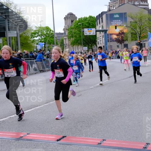 25.04.2026 - Das Zehntel Tim E. http://msf.ph/oto/9570448 25.04.2026 09:02:08 Ziel 1002, 1009, 1603, 1620, 1827, 1945, 2116, 2121, 2123, 2127, 2135, 2220, 2227, 2340, 2402, 2504, 2516, 2665, 2701, 2702, 2704, 2713, 2736, 3127, 3396, 3399, 3425, 3550, 3633, 3638, 3639, 3871, 4021 meine-sportfotos.de