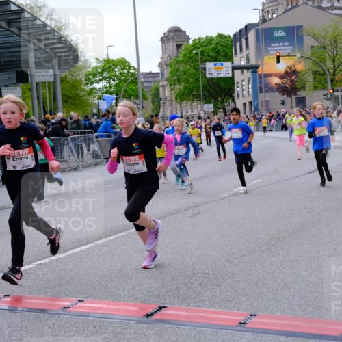 25.04.2026 - Das Zehntel Tim E. http://msf.ph/oto/9570449 25.04.2026 09:02:08 Ziel 1002, 1009, 1603, 1620, 1827, 1945, 2116, 2121, 2123, 2127, 2135, 2220, 2227, 2340, 2402, 2504, 2516, 2665, 2701, 2702, 2704, 2713, 2736, 3127, 3396, 3399, 3425, 3550, 3633, 3638, 3639, 3871, 4021 meine-sportfotos.de