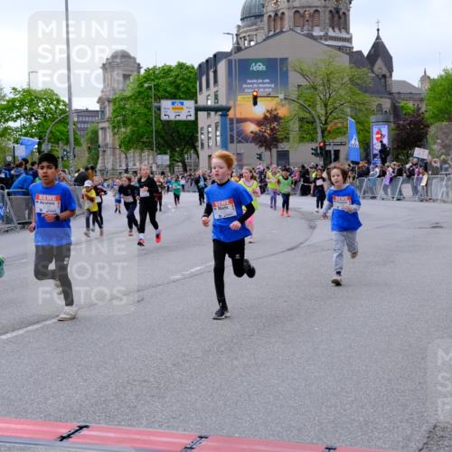 25.04.2026 - Das Zehntel Tim E. http://msf.ph/oto/9570453 25.04.2026 09:02:09 Ziel 1002, 1009, 1603, 1620, 1827, 1945, 2116, 2121, 2123, 2127, 2135, 2220, 2227, 2340, 2402, 2504, 2516, 2701, 2702, 2704, 2713, 2736, 3127, 3144, 3396, 3399, 3425, 3550, 3633, 3638, 3639, 3871, 4021 meine-sportfotos.de