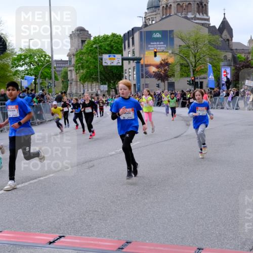 25.04.2026 - Das Zehntel Tim E. http://msf.ph/oto/9570455 25.04.2026 09:02:09 Ziel 1002, 1009, 1603, 1620, 1827, 1945, 2116, 2121, 2123, 2127, 2135, 2220, 2227, 2340, 2402, 2504, 2516, 2701, 2702, 2704, 2713, 2736, 3127, 3144, 3396, 3399, 3425, 3550, 3633, 3638, 3639, 3871, 4021 meine-sportfotos.de
