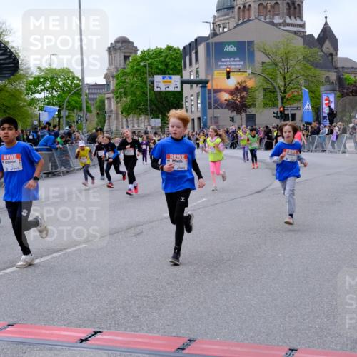 25.04.2026 - Das Zehntel Tim E. http://msf.ph/oto/9570456 25.04.2026 09:02:09 Ziel 1002, 1009, 1603, 1620, 1827, 1945, 2116, 2121, 2123, 2127, 2135, 2220, 2227, 2340, 2402, 2504, 2516, 2701, 2702, 2704, 2713, 2736, 3127, 3144, 3396, 3399, 3425, 3550, 3633, 3638, 3639, 3871, 4021 meine-sportfotos.de