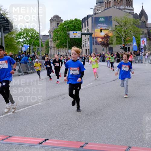 25.04.2026 - Das Zehntel Tim E. http://msf.ph/oto/9570457 25.04.2026 09:02:09 Ziel 1002, 1009, 1603, 1620, 1827, 1945, 2116, 2121, 2123, 2127, 2135, 2220, 2227, 2340, 2402, 2504, 2516, 2701, 2702, 2704, 2713, 2736, 3127, 3144, 3396, 3399, 3425, 3550, 3633, 3638, 3639, 3871, 4021 meine-sportfotos.de