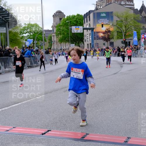 25.04.2026 - Das Zehntel Tim E. http://msf.ph/oto/9570464 25.04.2026 09:02:11 Ziel 1002, 1009, 1603, 1620, 1827, 2116, 2121, 2123, 2127, 2135, 2220, 2227, 2281, 2340, 2402, 2504, 2516, 2701, 2702, 2704, 2713, 2736, 3127, 3144, 3293, 3396, 3425, 3550, 3871, 4021 meine-sportfotos.de