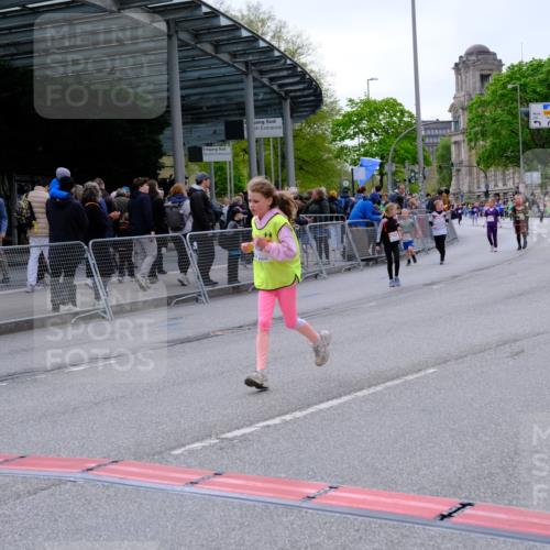 25.04.2026 - Das Zehntel Tim E. http://msf.ph/oto/9570475 25.04.2026 09:02:13 Ziel 1603, 1620, 2116, 2121, 2123, 2220, 2227, 2281, 2283, 2340, 2402, 2504, 2516, 2701, 2702, 2704, 2713, 3127, 3144, 3213, 3293, 3425, 3550, 3871, 4021 meine-sportfotos.de