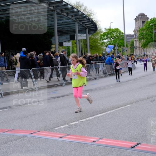 25.04.2026 - Das Zehntel Tim E. http://msf.ph/oto/9570476 25.04.2026 09:02:13 Ziel 1603, 1620, 2116, 2121, 2123, 2220, 2227, 2281, 2283, 2340, 2402, 2504, 2516, 2701, 2702, 2704, 2713, 3127, 3144, 3213, 3293, 3425, 3550, 3871, 4021 meine-sportfotos.de