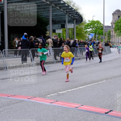 25.04.2026 - Das Zehntel Tim E. http://msf.ph/oto/9570514 25.04.2026 09:02:21 Ziel 1110, 1749, 1750, 2281, 2283, 2454, 2690, 2705, 2707, 3144, 3213, 3293, 3656, 3854 meine-sportfotos.de