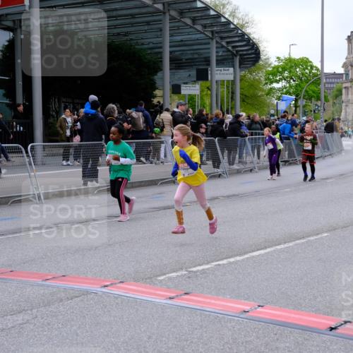 25.04.2026 - Das Zehntel Tim E. http://msf.ph/oto/9570516 25.04.2026 09:02:21 Ziel 1110, 1749, 1750, 2281, 2283, 2454, 2690, 2705, 2707, 3144, 3213, 3293, 3656, 3854 meine-sportfotos.de