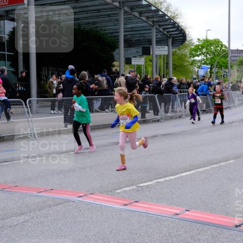 25.04.2026 - Das Zehntel Tim E. http://msf.ph/oto/9570517 25.04.2026 09:02:21 Ziel 1110, 1749, 1750, 2281, 2283, 2454, 2690, 2705, 2707, 3144, 3213, 3293, 3656, 3854 meine-sportfotos.de