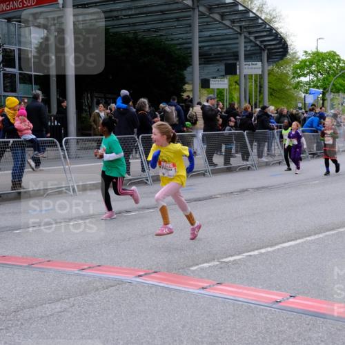 25.04.2026 - Das Zehntel Tim E. http://msf.ph/oto/9570519 25.04.2026 09:02:21 Ziel 1110, 1749, 1750, 2281, 2283, 2454, 2690, 2705, 2707, 3144, 3213, 3293, 3656, 3854 meine-sportfotos.de