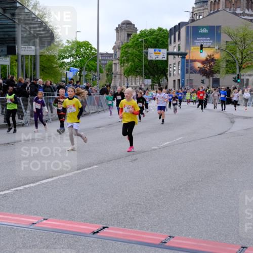 25.04.2026 - Das Zehntel Tim E. http://msf.ph/oto/9570522 25.04.2026 09:02:22 Ziel 1110, 1749, 1750, 2281, 2283, 2454, 2690, 2705, 2707, 3213, 3293, 3656, 3662, 3663, 3850, 3851, 3854 meine-sportfotos.de
