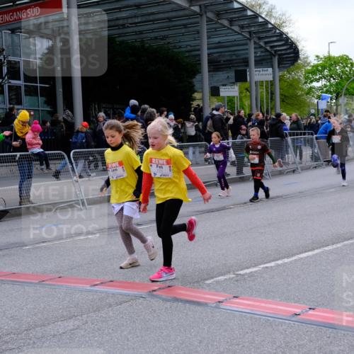 25.04.2026 - Das Zehntel Tim E. http://msf.ph/oto/9570534 25.04.2026 09:02:24 Ziel 1110, 1667, 1749, 1750, 2283, 2378, 2389, 2454, 2690, 2705, 2707, 3213, 3656, 3662, 3663, 3850, 3851, 3854 meine-sportfotos.de