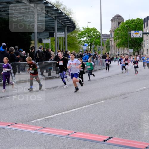 25.04.2026 - Das Zehntel Tim E. http://msf.ph/oto/9570535 25.04.2026 09:02:25 Ziel 1110, 1449, 1667, 1749, 1750, 2378, 2389, 2454, 2690, 2705, 2707, 3656, 3662, 3663, 3850, 3851, 3854 meine-sportfotos.de