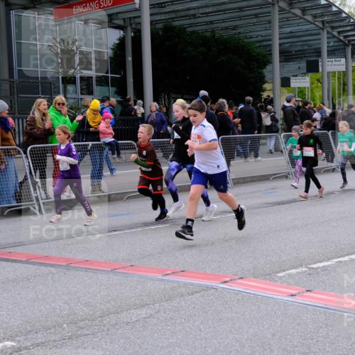 25.04.2026 - Das Zehntel Tim E. http://msf.ph/oto/9570542 25.04.2026 09:02:26 Ziel 1110, 1449, 1667, 1749, 1750, 2378, 2389, 2454, 2690, 2705, 2707, 3011, 3023, 3485, 3500, 3656, 3662, 3663, 3850, 3851, 3854 meine-sportfotos.de