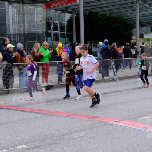 25.04.2026 - Das Zehntel Tim E. http://msf.ph/oto/9570544 25.04.2026 09:02:26 Ziel 1110, 1449, 1667, 1749, 1750, 2378, 2389, 2454, 2690, 2705, 2707, 3011, 3023, 3485, 3500, 3656, 3662, 3663, 3850, 3851, 3854 meine-sportfotos.de