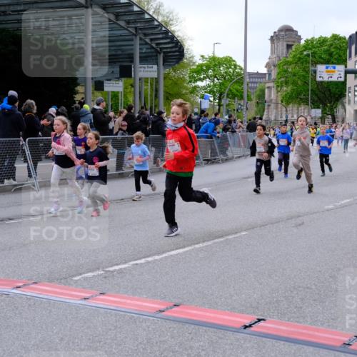 25.04.2026 - Das Zehntel Tim E. http://msf.ph/oto/9570558 25.04.2026 09:02:29 Ziel 1110, 1166, 1449, 1667, 1926, 1935, 2133, 2238, 2244, 2378, 2389, 2454, 2690, 2705, 2707, 3011, 3023, 3155, 3485, 3500, 3662, 3663, 3850, 3851 meine-sportfotos.de