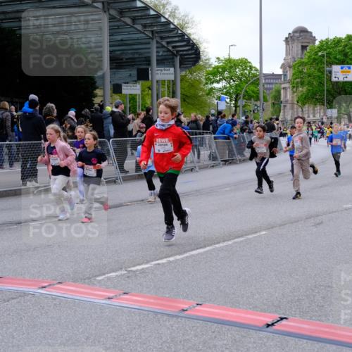 25.04.2026 - Das Zehntel Tim E. http://msf.ph/oto/9570560 25.04.2026 09:02:30 Ziel 1110, 1166, 1449, 1667, 1926, 1935, 2085, 2089, 2090, 2133, 2238, 2244, 2378, 2389, 2454, 2705, 2707, 3011, 3023, 3155, 3485, 3500, 3662, 3663, 3850, 3851 meine-sportfotos.de