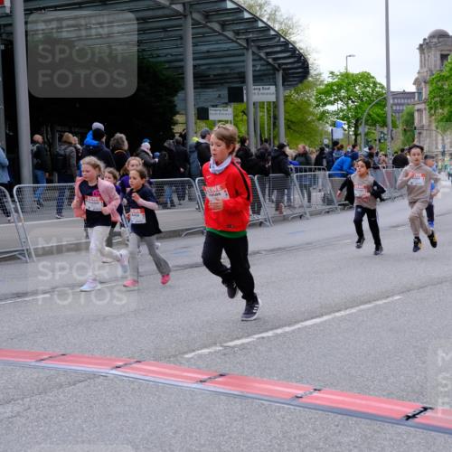 25.04.2026 - Das Zehntel Tim E. http://msf.ph/oto/9570562 25.04.2026 09:02:30 Ziel 1110, 1166, 1449, 1667, 1926, 1935, 2085, 2089, 2090, 2133, 2238, 2244, 2378, 2389, 2454, 2705, 2707, 3011, 3023, 3155, 3485, 3500, 3662, 3663, 3850, 3851 meine-sportfotos.de