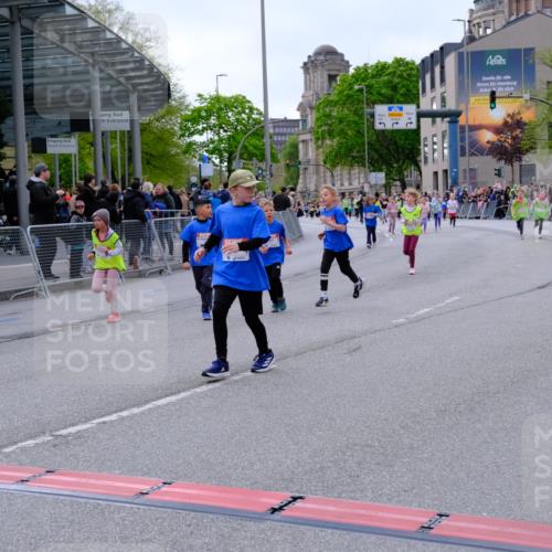 25.04.2026 - Das Zehntel Tim E. http://msf.ph/oto/9570571 25.04.2026 09:02:32 Ziel 1110, 1166, 1449, 1667, 1926, 1935, 2085, 2089, 2090, 2133, 2238, 2244, 2378, 2389, 3011, 3023, 3155, 3165, 3485, 3500, 3662, 3663, 3850, 3851 meine-sportfotos.de