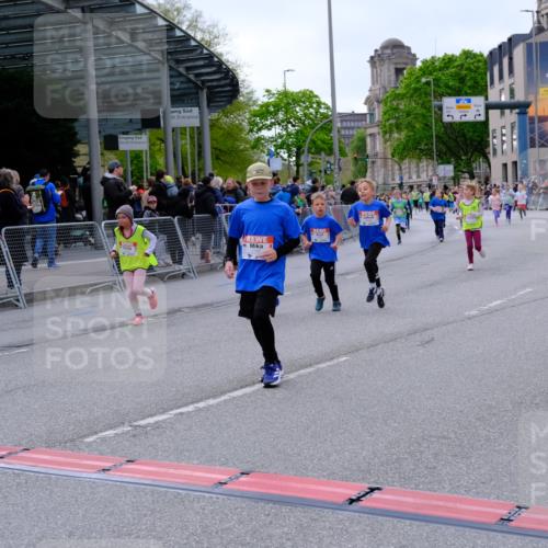 25.04.2026 - Das Zehntel Tim E. http://msf.ph/oto/9570574 25.04.2026 09:02:32 Ziel 1110, 1166, 1449, 1667, 1926, 1935, 2085, 2089, 2090, 2133, 2238, 2244, 2378, 2389, 3011, 3023, 3155, 3165, 3485, 3500, 3662, 3663, 3850, 3851 meine-sportfotos.de