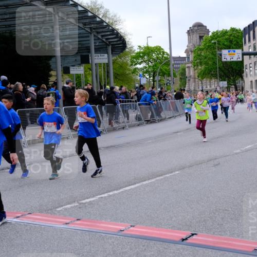 25.04.2026 - Das Zehntel Tim E. http://msf.ph/oto/9570580 25.04.2026 09:02:34 Ziel 1166, 1345, 1393, 1449, 1667, 1926, 1935, 2085, 2089, 2090, 2133, 2238, 2244, 2378, 2389, 3011, 3023, 3155, 3165, 3485, 3500, 3662, 3663, 3850, 3851 meine-sportfotos.de
