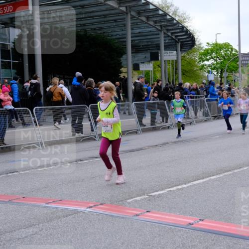25.04.2026 - Das Zehntel Tim E. http://msf.ph/oto/9570590 25.04.2026 09:02:37 Ziel 1000, 1166, 1345, 1393, 1449, 1926, 1935, 2085, 2089, 2090, 2133, 2238, 2244, 2919, 2922, 3011, 3023, 3155, 3165, 3331, 3485, 3500 meine-sportfotos.de