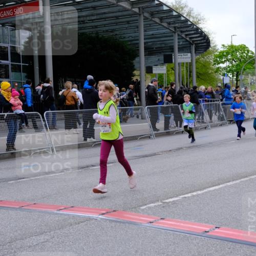 25.04.2026 - Das Zehntel Tim E. http://msf.ph/oto/9570591 25.04.2026 09:02:37 Ziel 1000, 1166, 1345, 1393, 1449, 1926, 1935, 2085, 2089, 2090, 2133, 2238, 2244, 2919, 2922, 3011, 3023, 3155, 3165, 3331, 3485, 3500 meine-sportfotos.de