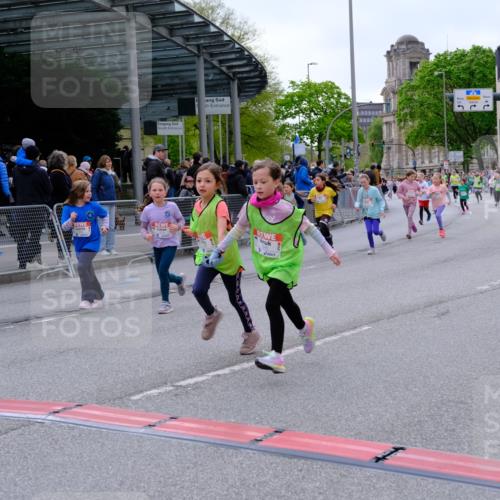 25.04.2026 - Das Zehntel Tim E. http://msf.ph/oto/9570594 25.04.2026 09:02:39 Ziel 1000, 1166, 1345, 1393, 1602, 1621, 1637, 1926, 1935, 2085, 2089, 2090, 2133, 2238, 2244, 2271, 2273, 2919, 2922, 3155, 3165, 3331 meine-sportfotos.de