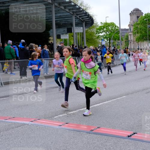 25.04.2026 - Das Zehntel Tim E. http://msf.ph/oto/9570595 25.04.2026 09:02:39 Ziel 1000, 1166, 1345, 1393, 1602, 1621, 1637, 1926, 1935, 2085, 2089, 2090, 2133, 2238, 2244, 2271, 2273, 2919, 2922, 3155, 3165, 3331 meine-sportfotos.de