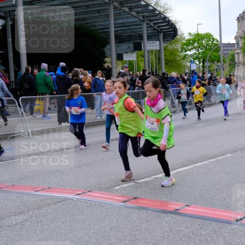 25.04.2026 - Das Zehntel Tim E. http://msf.ph/oto/9570596 25.04.2026 09:02:39 Ziel 1000, 1166, 1345, 1393, 1602, 1621, 1637, 1926, 1935, 2085, 2089, 2090, 2133, 2238, 2244, 2271, 2273, 2919, 2922, 3155, 3165, 3331 meine-sportfotos.de