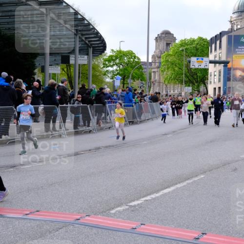 25.04.2026 - Das Zehntel Tim E. http://msf.ph/oto/9570628 25.04.2026 09:02:51 Ziel 1058, 1168, 1400, 2119, 2122, 2126, 2271, 2273, 2356, 2374, 2695, 2846, 3448, 3457 meine-sportfotos.de