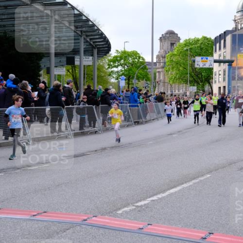 25.04.2026 - Das Zehntel Tim E. http://msf.ph/oto/9570631 25.04.2026 09:02:51 Ziel 1058, 1168, 1400, 2119, 2122, 2126, 2271, 2273, 2356, 2374, 2695, 2846, 3448, 3457 meine-sportfotos.de