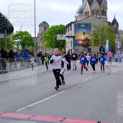 25.04.2026 - Das Zehntel Tim E. http://msf.ph/oto/9570635 25.04.2026 09:02:53 Ziel 1058, 1107, 1168, 1400, 1454, 2119, 2122, 2126, 2356, 2374, 2695, 2846, 3441, 3448, 3457, 3682 meine-sportfotos.de