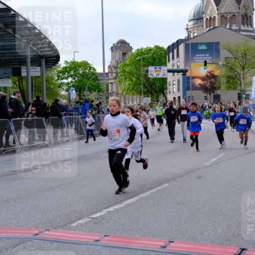 25.04.2026 - Das Zehntel Tim E. http://msf.ph/oto/9570639 25.04.2026 09:02:53 Ziel 1058, 1107, 1168, 1400, 1454, 2119, 2122, 2126, 2356, 2374, 2695, 2846, 3441, 3448, 3457, 3682 meine-sportfotos.de